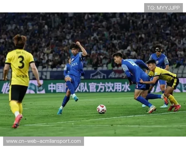 上海申花禁区配合精准流畅，现场呼声瞬间爆炸