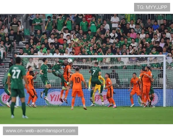 云南玉昆多点进攻，让对方防线被迫后撤